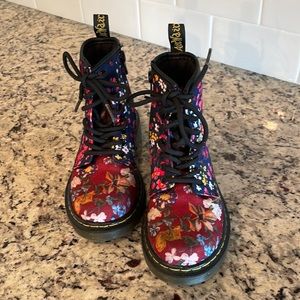 Girls floral Dr Martens